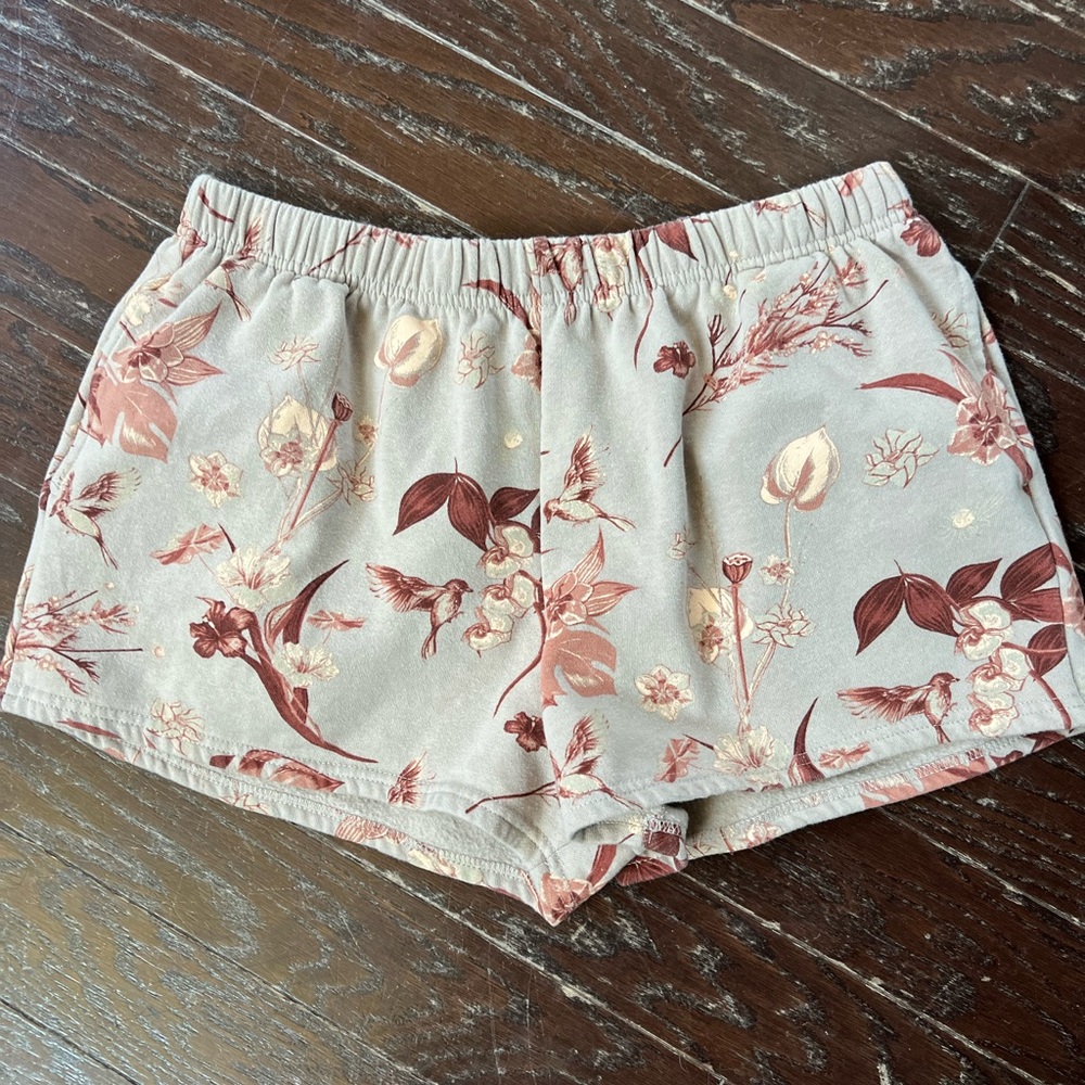 Jolie Noire floral shorts